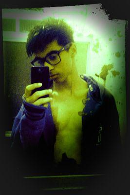 Zueiro,Skatista,Rockero, Gamer,Musico,XABLAU!!!!!  Meu Canal: http://t.co/6KEVKSkj9Z…