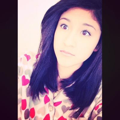 Facebook: Chrissy Bautista Instagram: 555chrissy Follow me I Follow Back / sigeme y te sigo :)