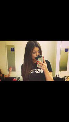 emilywazheree's profile picture. 