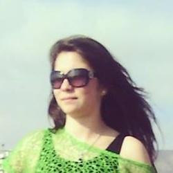 Profesora de historia. Amante de las causas justas y de los humildes.