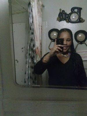 Hi I'm mellony I love music, art,and I have a step team at school and I'm a boss!