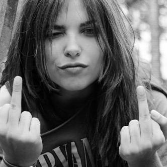 -'- menina...