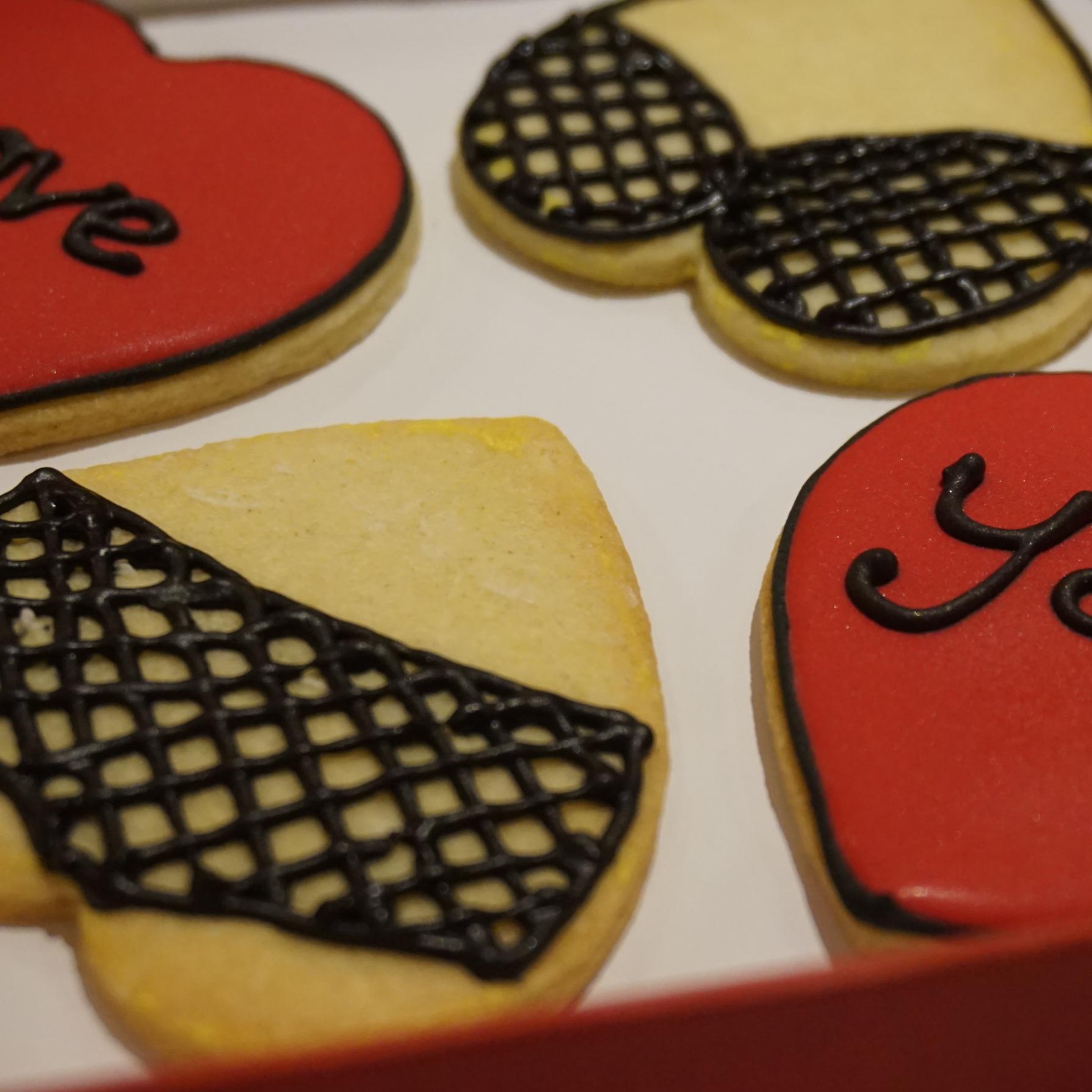 Free-range, custom-made cakes.  Locally sourced & lovingly created.