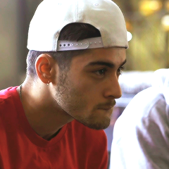 s0smendiguete's profile picture. ai tua mãe te cria com todo amor, pra tu virar fã de um delinquente e uma flopada, ninguém merece