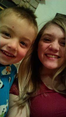 momo12098's profile picture. 