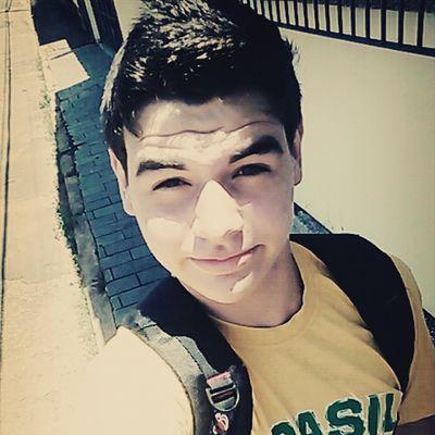 Walisson Augusto
15 anos 
solteiro 
pouso Alegre MG