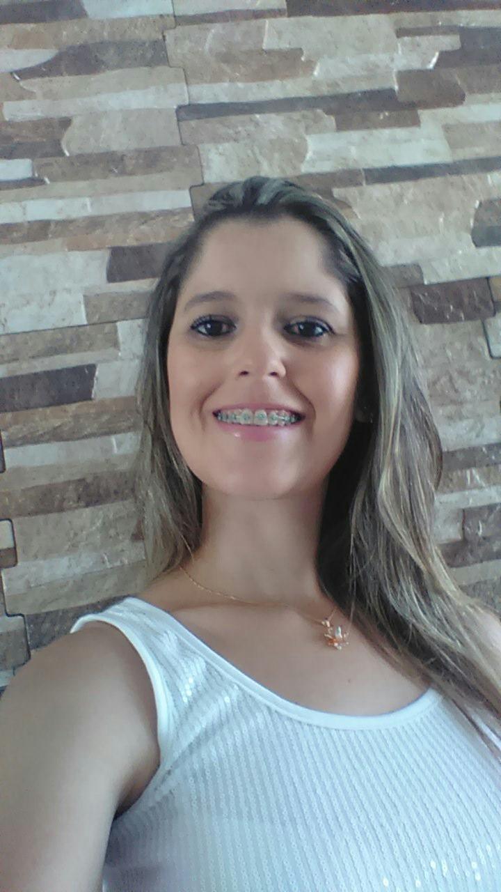 Verdadeira Adoradora Do Rei Jesus !!! Te Agradeço Senhor... Te Agradeço Meu Senhor.... Tu És Tudo Na Minha Vida.... Sem Ti Nada Sou... S2