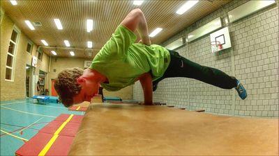Youtube: Tr4mp0lin3flips #Freerun #Parkour #Trampoline