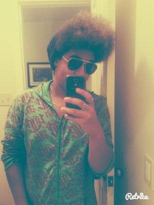 MaliqueSticky_B's profile picture. Whitest black guy