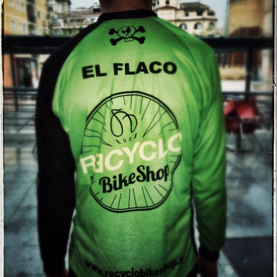 Trabajo en Recyclo Bike Shop. Ciclista, Fan de Tottenham Hotspur.