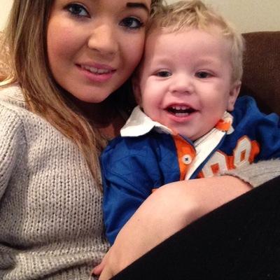 AMYK_xx's profile picture. 'mother and lover'