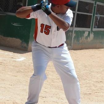 Comparto mi vida entre ser un buen: Padre, Hijo, Esposo, 
Ingeniero, Runner, Salsero, Pelotero, Entrenador, Jefe, 
Compañero y Mejor Amigo. !Ah! y Caraquista.-