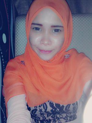Nineteen To Be . IG : kxkxkechik_ . Followers Me ✌ Muahmuahmuah .
