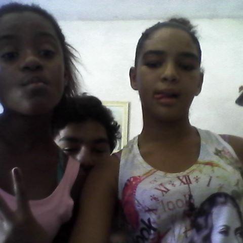 ama muito minhas amigas.te amo linda ana gabriella e kamilli....