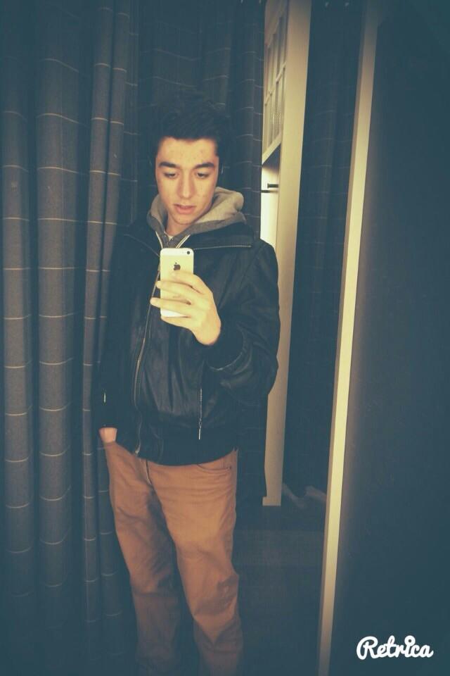 SnrTnyL's profile picture. 18 İstanbul GALATASARAY 
Snapchat:sonertonyali