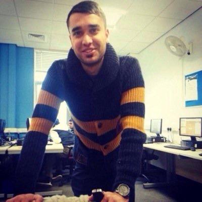 #Fifa Youtuber, Hardcore Fifa Player, Twitch Partner, From UK (Burnley) Big Fifa UT Fan!! My Twitch Stream : http://t.co/MIr2iMjzrH #Respect ﷽