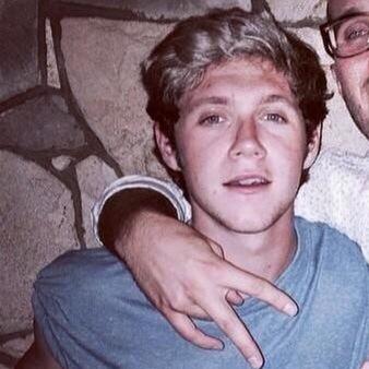 Your an amazing person! but could you be even more amazing by following @18narryclouds