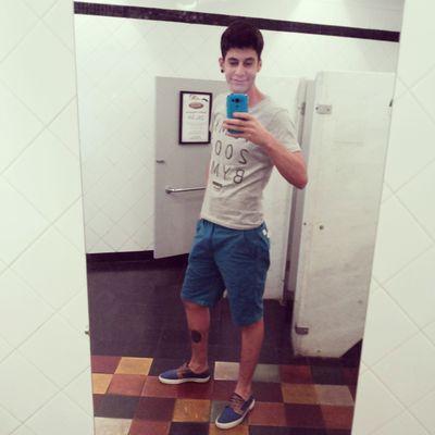 Prazer, Lucas.     instagram - LucasHenry2 ; facebook - Lucas Henry