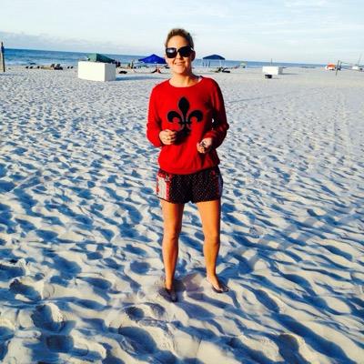 JustLauraJean's profile picture. Lover of bubble baths.