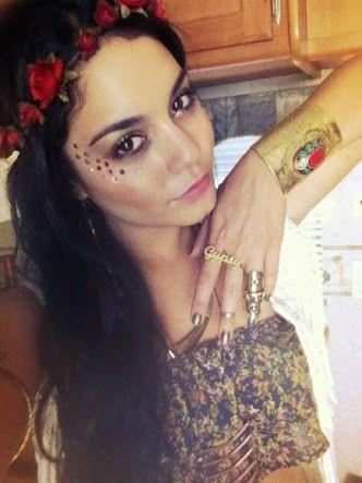 snapchat- marysabiv                                                       Bailarina, estudante, fa de 5 gays, lovatic, sheerio e assisto series