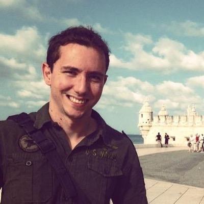 Analista de sistemas, historiador, MBA em Gestão, mestre em Arqueologia, gamer, nerd, corredor, trilheiro, entre outras coisas