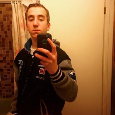 I 15 I Ameuteur counter-strike player and streamer looking to go pro! ~Free agent
