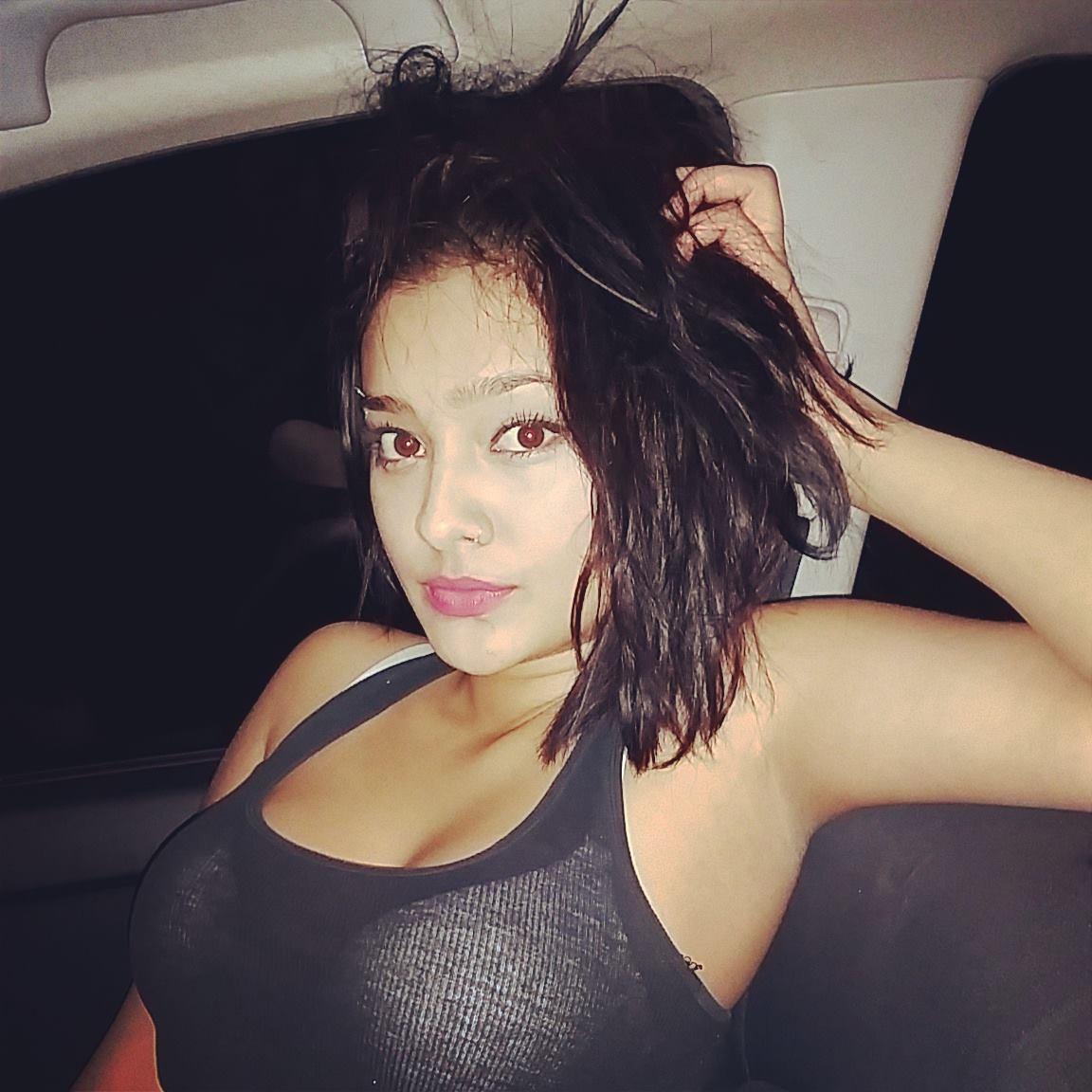 Guyanese ~ Cancer-    IG: tiffanysookraj