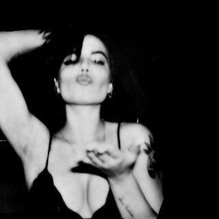follow @qualityhalsey for halsey pics bc who tf wouldnt like those shes really hot