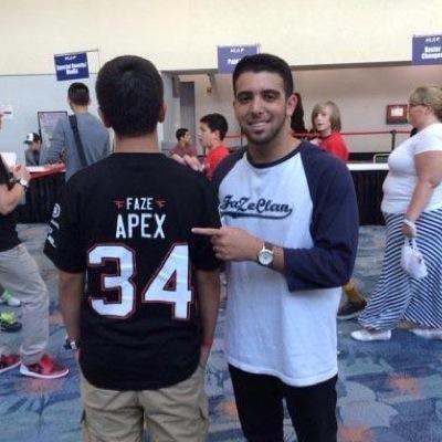 I help run a little thing called @FaZeClan and make some videos on Youtube. - My store: http://t.co/sc2RLeifwj - Add me on snapchat: ApexSnaps