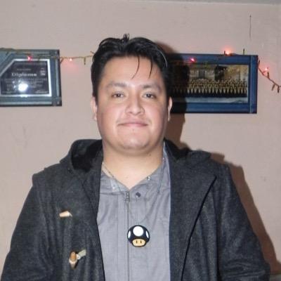 Observador de la vida, que la vive, aprende, escucha y lucha, para alimentar a su monstruo insaciable llamado imaginacion. Fan de santos laguna, 49ers y Jrpg.