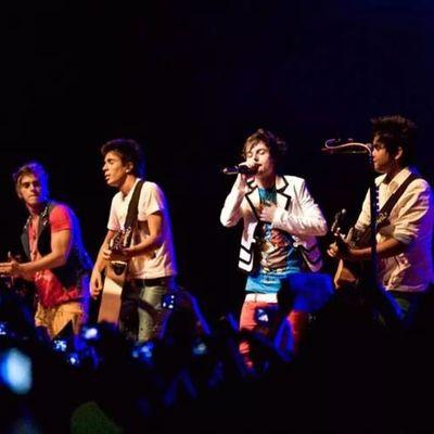 Fã clube criado para divulgar os trabalhos da banda @rockrestart,vamos divulgar tag's agenda de show's clipes... Donas: @happyendrestart - @Fco_Estrelinhas
