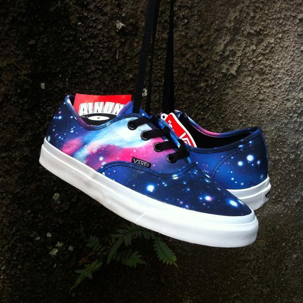 Menjual vans ori & grade ori. 100% trusted