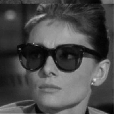 halla_infinity's profile picture. but please oh please tell me why can't i hate you instead of crave you?