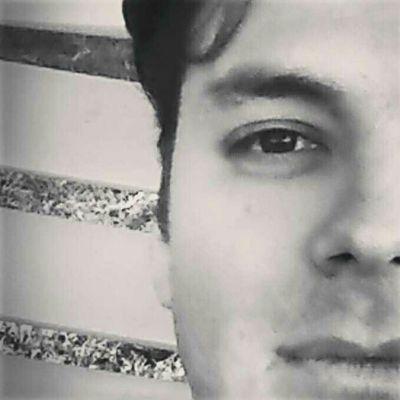 TESTIGO / Productor musical / voz guitarra piano / @testigo_oficial