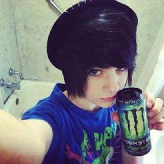 Hai Im Aqua and Im Gay so like hmu Im Single asf and i can be a flirt