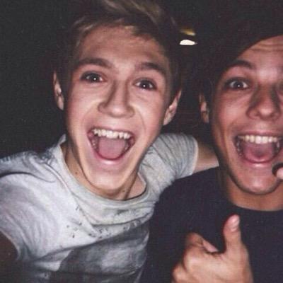 @tropicsnjh gave you a free follow! follow my account and ask for a follow back!! @tropicsnjh