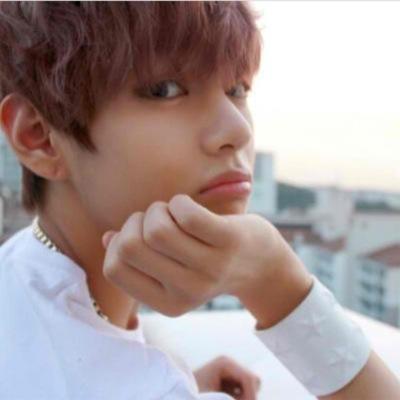 ig: nataehyung
line: nathaliahaa_ & nuthalia
A.R.M.Y
Kim Taehyung