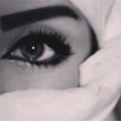 احب الطموح اللي يساعد على التغيير وآحب الرفيق آن كان ظنه على ظني ،🖤🕊