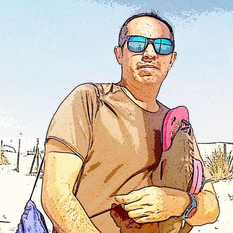 Aficionado al Carnaval de Cadiz y al Cadiz C.F. Cadiz la mejor ciudad del mundo. Indignado con la situación actual del país y jarto de tanto político sinvergüen