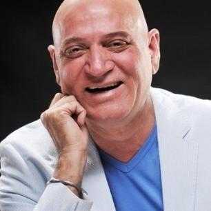 Dr. Madan Kataria, a medical doctor from Mumbai, India popularly known as the ‘Guru of Giggling’ (London Times), is the founder of Laughter Yoga Clubs movement