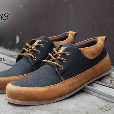 Menyediakan bermacam Sepatu Pria & Wanita murah dan berkualitas. SMS: 081373801701/PIN BB: 2835C1B5