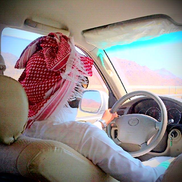 شيخن ولد شيخ و جدي بعد شيخ ومانـي من اللـي بالملايين شاخو مطنوخ بالفطره و ربعي مطانيخ ماهم من اللي ف الشدايد تراخو