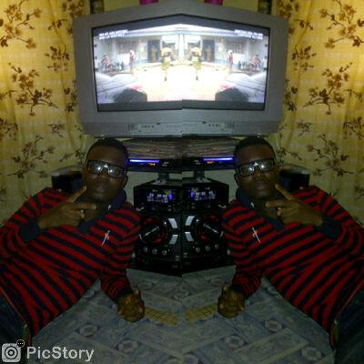 familiarity0007's profile picture. 