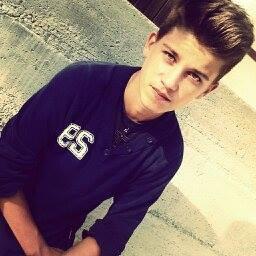 alonsq22's profile picture. 