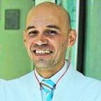 #Odontólogo posgraduado en #Ortodoncia por la Université Victor Segalen, Francia. Atiende pacientes privados en #Coatzacoalcos. Citas al 21164 3858.