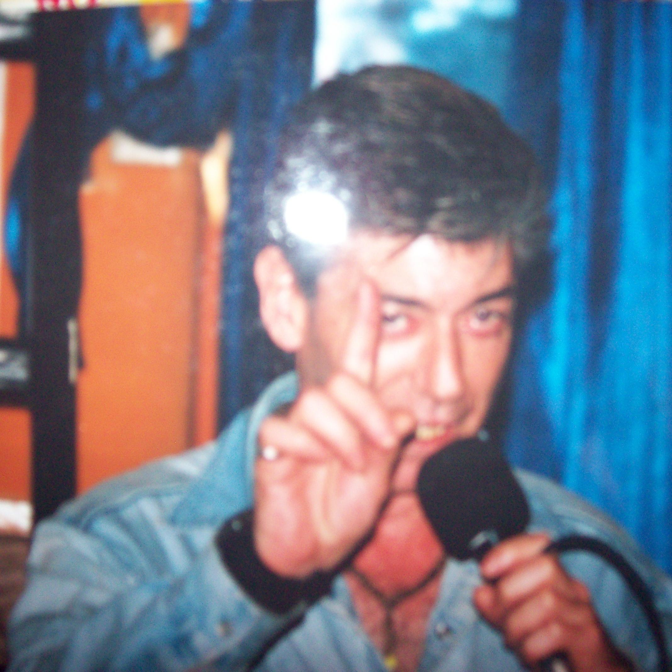 PERSONA ESPECIAL , CONFIABLE, LO QUE IMPORTA ES,LA PATRIA , LA FAMILIA ,EL AMOR , LA AMISTAD, LA SALUD Y EL DINERO, Ese soy yo , yo soy, el que soy , mi nombre