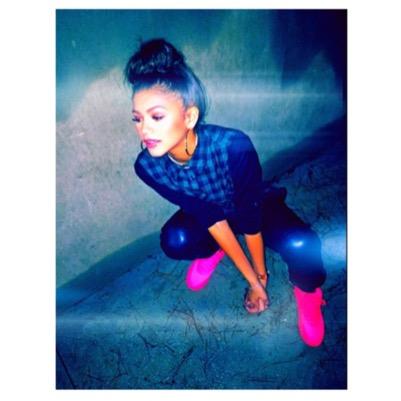 Zendaya is queen♡ fanpage acc ♛ || instagram: zendayaisperff || DFTS♛