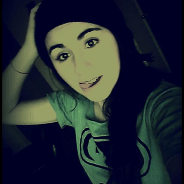 vive tu vida como si fuera la ultima :)16 años :)sigueme y te sigo :)