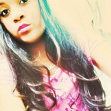 One Direction 3 , Nirvana , Slipknot `_´ Aaah ! ,, Justin Beiber 3 Amr ,,, Paramore ^^,, Dragons :) ,, Amoor Muituu  ''' 3 Etc.... ^^