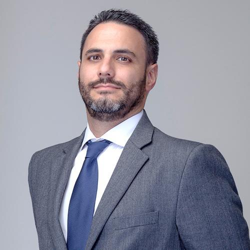 Apasionado del marketing, la comunicación y la publicidad en todas sus versiones. Entusiasta de la vida, del Marketing y de trabajar duro, para disfrutarlos.